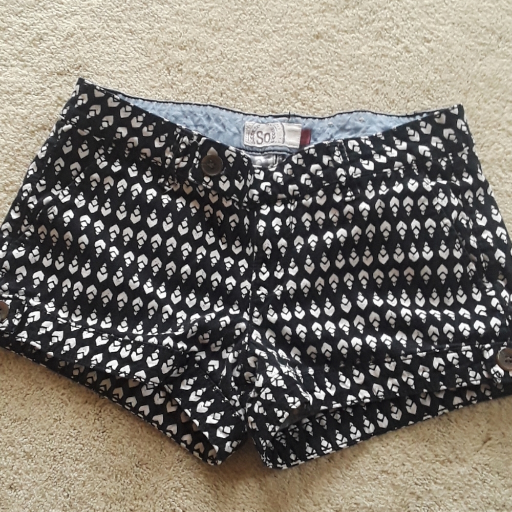 Patterned shorts